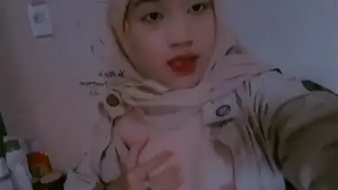 Bokep Jilbab Remaja Seragam SMP Main Lembut poster
