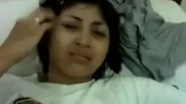 Gadis Cantik Pasrah Goyang Kasur Desah Nikmat poster