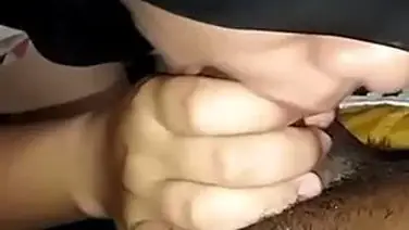 Gadis Cantik Pasrah Goyang Kasur Dua Wanita poster