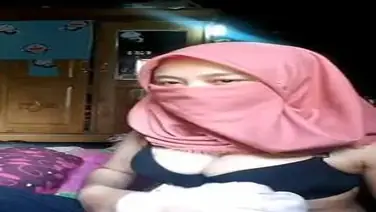 Gadis Cantik Pasrah Goyang Kasur Rumah Pacar poster