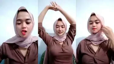 Jilbab Cantik Live Bikin Sange Celana Ketat poster