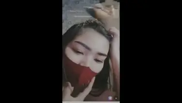 Live Show Hot Pamer Tubuh Mulus Basah No Sensor poster