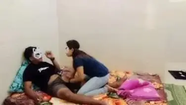 Tante Istri Cantik Pasrah Goyang Kasur Malam Jumat poster
