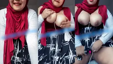 Tante Jilbab Merah Pamer Tubuh Bugil Di Onlyfans poster