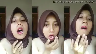 Ukhti Hijab Cantik Pasrah Servis Kasur Crot poster
