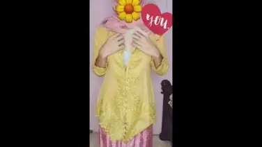 Ukhti Kebaya Hijab Pink Berani Menggoda Viral poster
